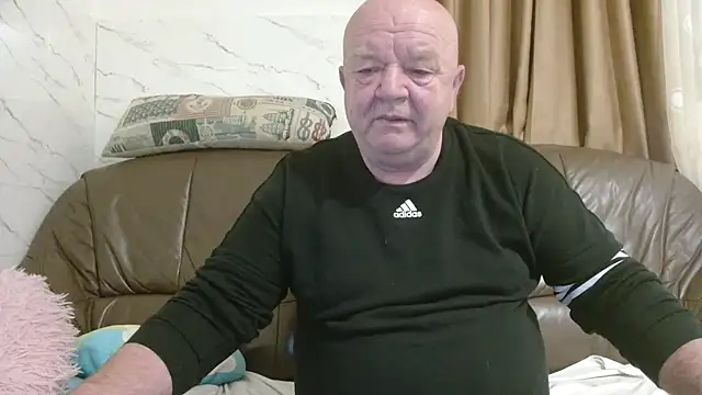 Snapshot of fullballs6 chatting on 02.09.26 fullballs6 online show from 02.09.26