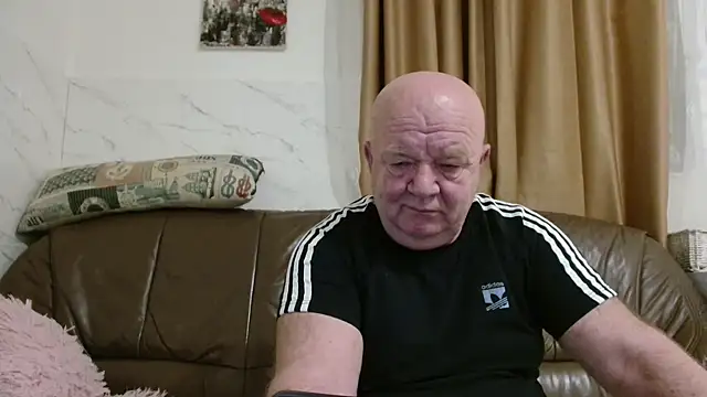 Snapshot of fullballs6 chatting on 02.14.26 fullballs6 online show from 02.14.26