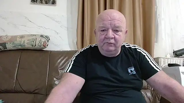 Snapshot of fullballs6 chatting on 02.15.26 fullballs6 online show from 02.15.26