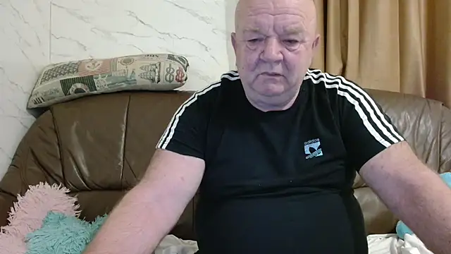 Snapshot of fullballs6 chatting on 02.17.26 fullballs6 online show from 02.17.26