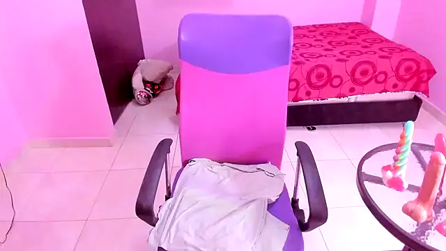 Snapshot of mommy_whore_slut chatting on 11.27.25 mommy whore slut online show from 11.27.25