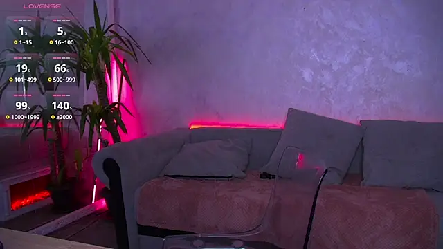 Snapshot of BambiAndAyline chatting on 03.06.25 BambiAndAyline online show from 03.06.25