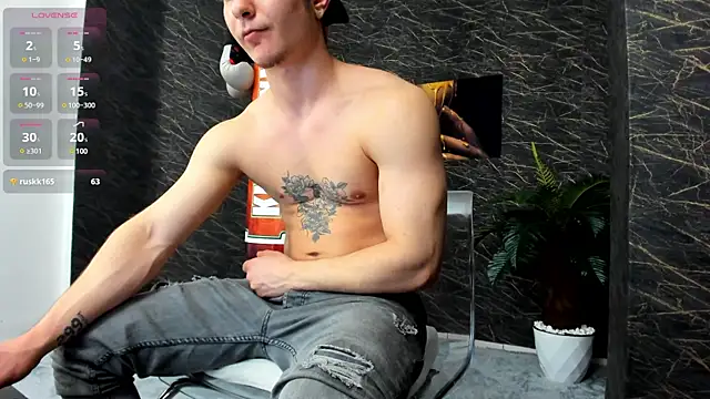 leonardsmith01 online show from 01.15.25