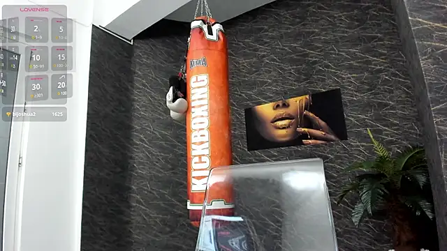 leonardsmith01 online show from 01.21.25