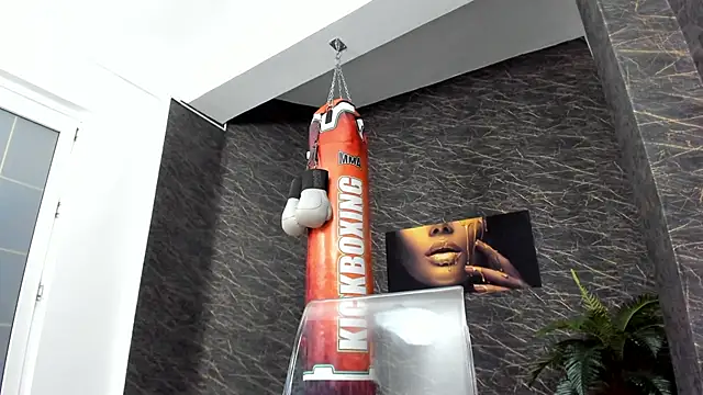 leonardsmith01 online show from 02.10.25