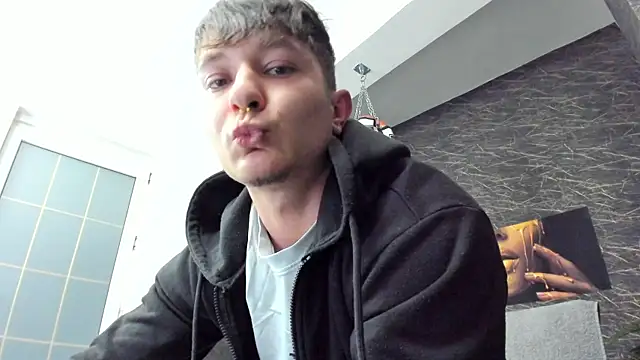 leonardsmith01 online show from 02.20.25