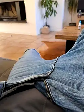 Snapshot of Kevoon991 chatting on 03.04.25 Kevoon991 online show from 03.04.25