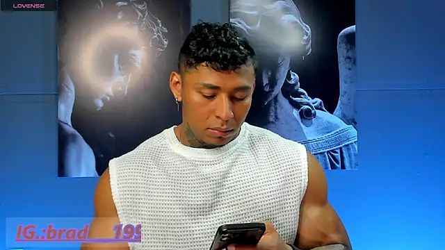 Snapshot of bradley_smith chatting on 04.19.26 bradley smith online show from 04.19.26