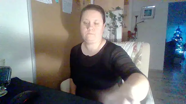 Snapshot of ReifeVenna chatting on 12.23.24 ReifeVenna online show from 12.23.24