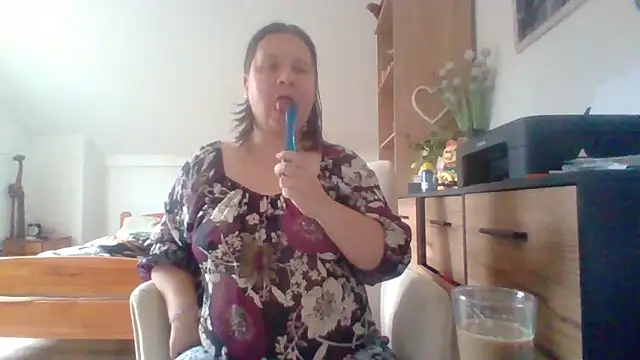 Snapshot of ReifeVenna chatting on 09.11.25 ReifeVenna online show from 09.11.25