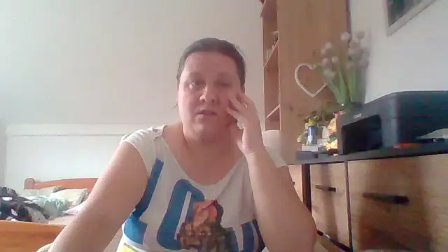 Snapshot of ReifeVenna chatting on 09.19.25 ReifeVenna online show from 09.19.25