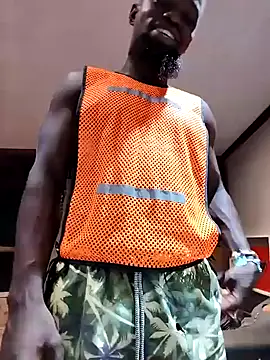 Snapshot of Chocolate_factory_man chatting on 01.01.25 Chocolate factory man online show from 01.01.25