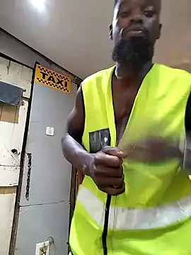 Snapshot of Chocolate_factory_man chatting on 01.05.25 Chocolate factory man online show from 01.05.25