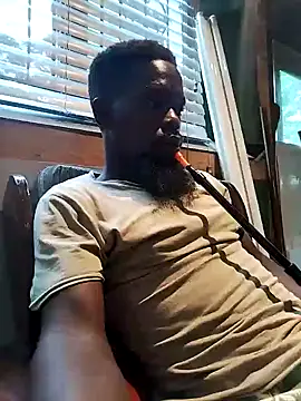 Snapshot of Chocolate_factory_man chatting on 01.15.25 Chocolate factory man online show from 01.15.25