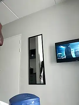 Snapshot of Chocolate_factory_man chatting on 02.02.25 Chocolate factory man online show from 02.02.25