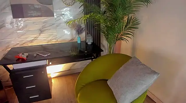 Snapshot of SofiaGomez420 chatting on 02.05.25 SofiaGomez420 online show from 02.05.25