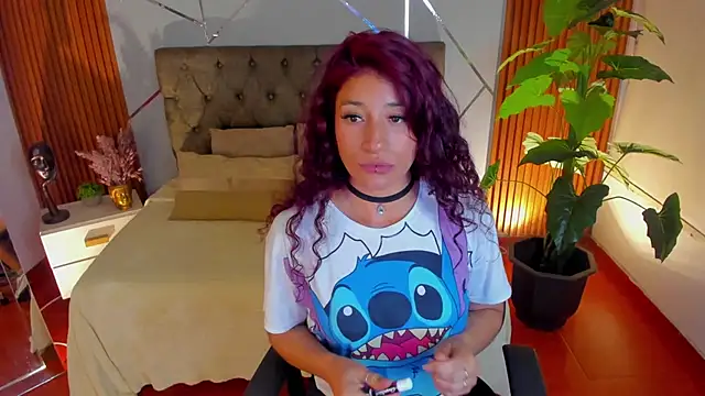 Snapshot of SofiaGomez420 chatting on 02.18.25 SofiaGomez420 online show from 02.18.25