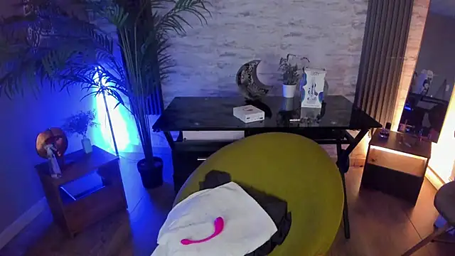 Snapshot of SofiaGomez420 chatting on 02.26.25 SofiaGomez420 online show from 02.26.25