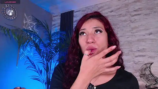 Snapshot of SofiaGomez420 chatting on 03.18.25 SofiaGomez420 online show from 03.18.25