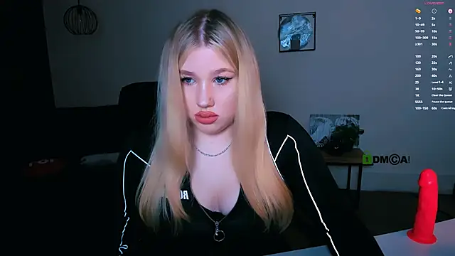 juli kisss online show from 01.04.25