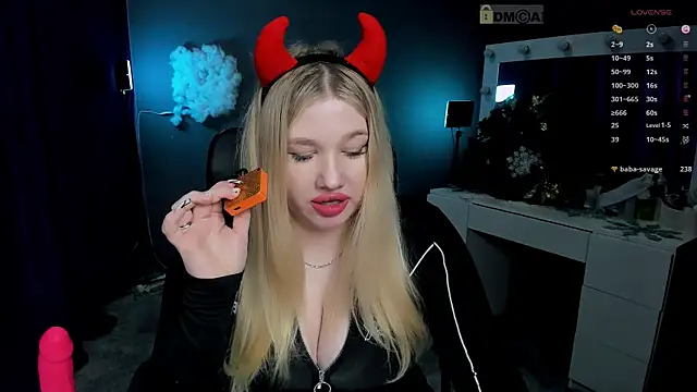 juli kisss online show from 01.15.25