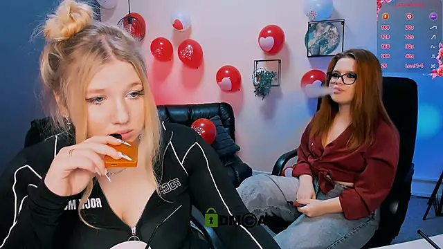 juli kisss online show from 02.17.25