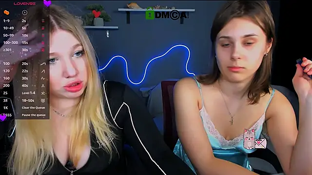 juli kisss online show from 03.14.25