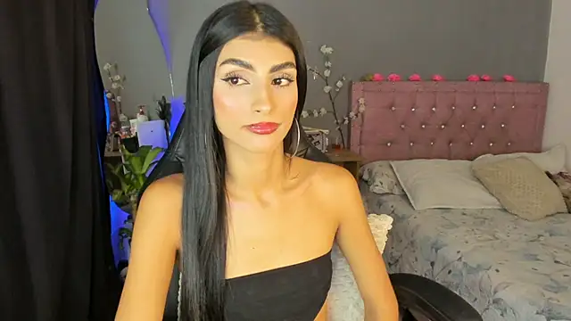 Snapshot of April_Scarlett chatting on 02.08.25 April Scarlett online show from 02.08.25