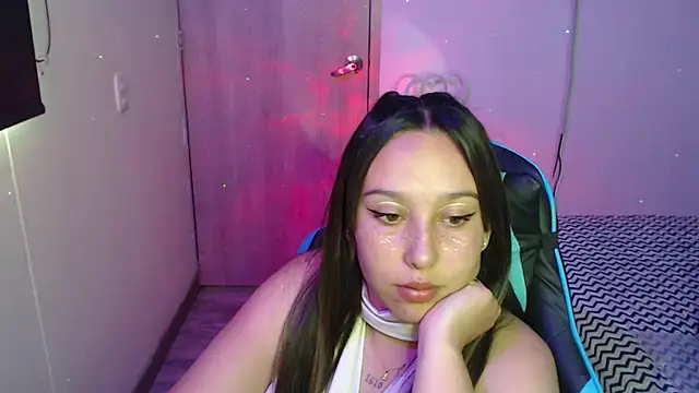 Skarlet Adams28 online show from 03.12.26