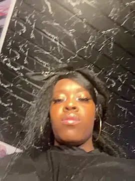 Snapshot of Thyana_LS chatting on 03.22.25 Thyana LS online show from 03.22.25