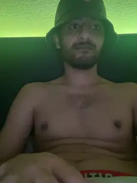 Snapshot of hard_macoor12 chatting on 12.11.24 hard macoor12 online show from 12.11.24