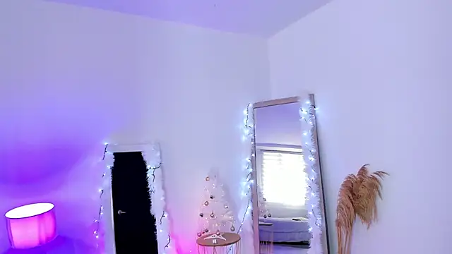 viooletaa online show from 12.30.24