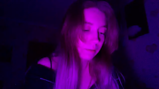 qwolll online show from 03.07.25