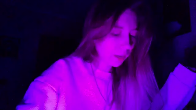 qwolll online show from 03.12.25