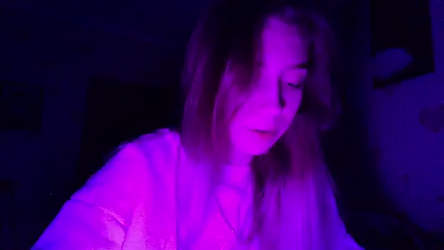 qwolll online show from 03.14.25
