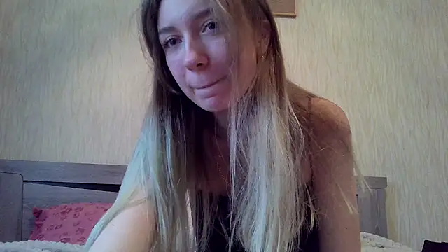 qwolll online show from 03.17.25