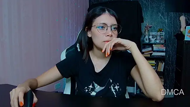 Snapshot of Drea_Foox chatting on 11.10.25 Drea Foox online show from 11.10.25