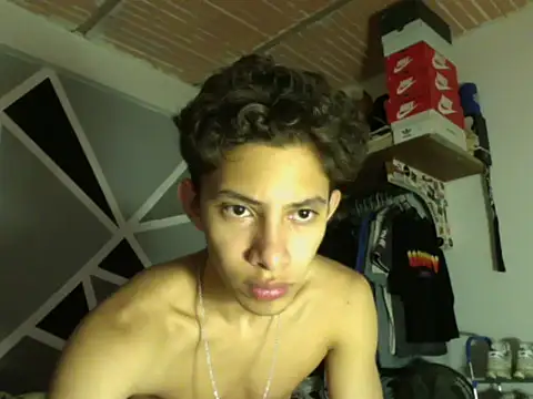 Snapshot of ferchitibellako chatting on 11.20.25 ferchitibellako online show from 11.20.25