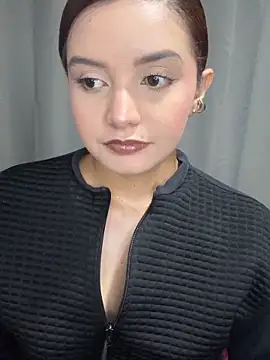 Melanyprada online show from 04.08.26