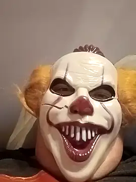 Snapshot of MorphingGloat chatting on 10.12.25 MorphingGloat online show from 10.12.25