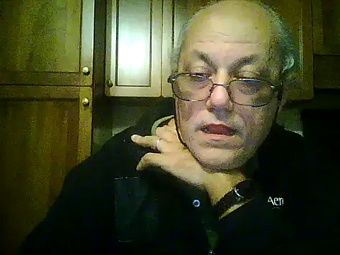 Snapshot of gianbragallini chatting on 10.31.25 gianbragallini online show from 10.31.25