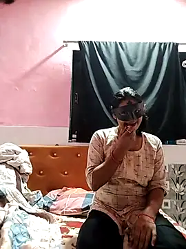 Snapshot of Shivani_Mumbai85 chatting on 02.14.25 Shivani Mumbai85 online show from 02.14.25