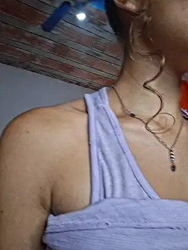 Snapshot of HelenHoltz chatting on 03.21.26 HelenHoltz online show from 03.21.26