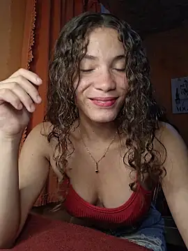 Snapshot of HelenHoltz chatting on 03.22.26 HelenHoltz online show from 03.22.26