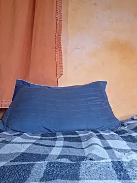 Snapshot of HelenHoltz chatting on 03.31.26 HelenHoltz online show from 03.31.26