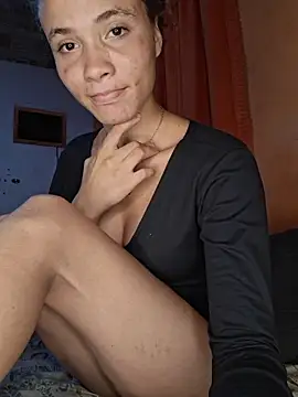 Snapshot of HelenHoltz chatting on 04.06.26 HelenHoltz online show from 04.06.26