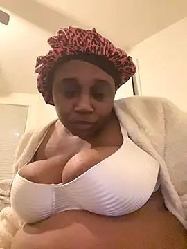 Snapshot of DestinyThickems89 chatting on 12.02.25 DestinyThickems89 online show from 12.02.25