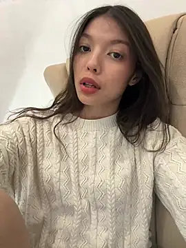 Snapshot of DesiredHoney chatting on 12.17.24 DesiredHoney online show from 12.17.24