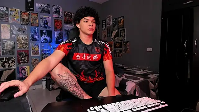 Snapshot of soy_ian_ chatting on 02.02.25 soy ian online show from 02.02.25