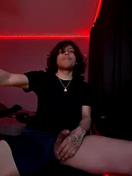 Snapshot of plutomf chatting on 10.16.25 plutomf online show from 10.16.25